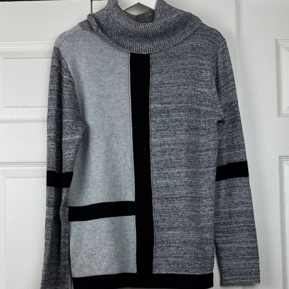Gray and Black Women's Turtleneck Sweater